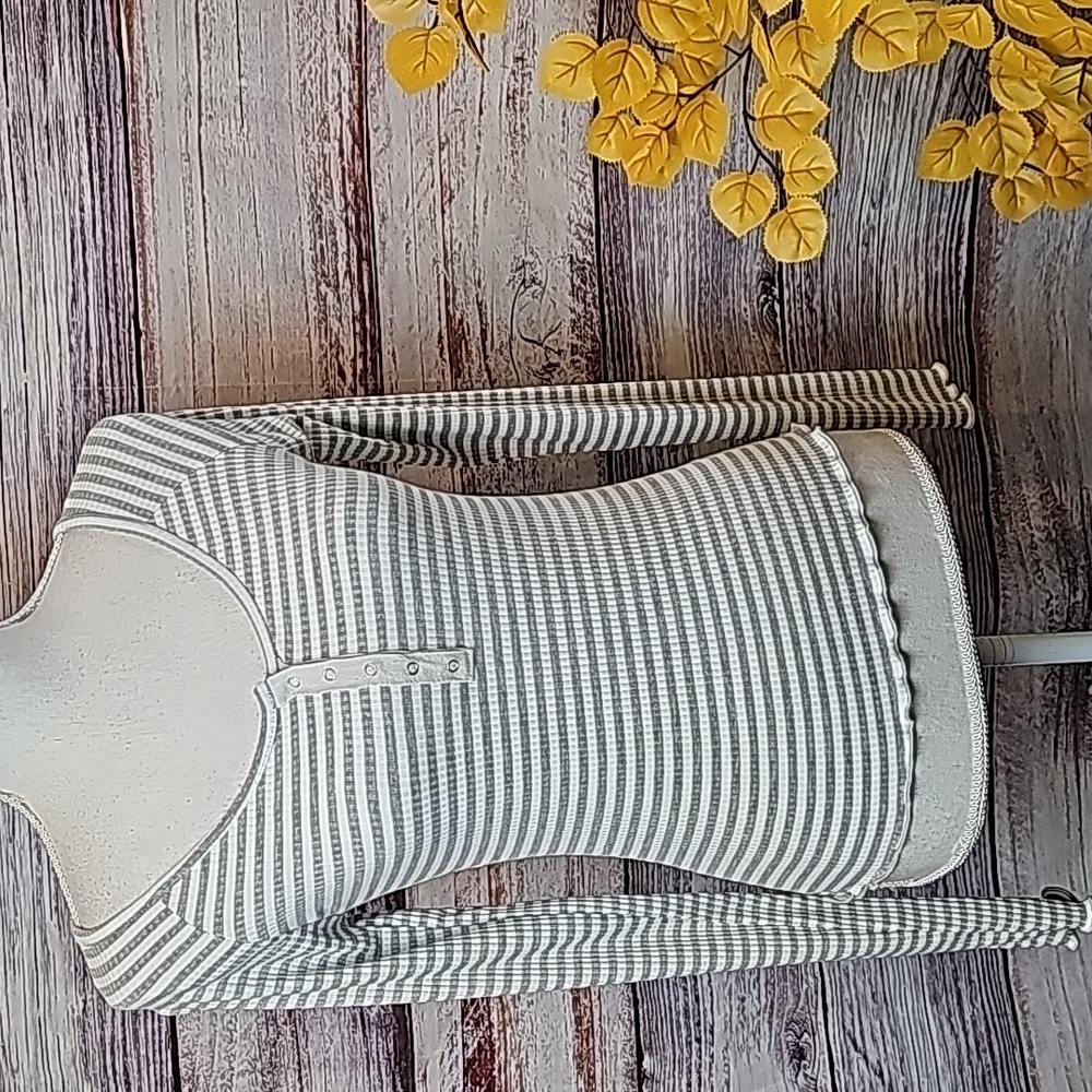 NWT MARONIE GRAY & WHITE STRIPED LONG SLEEVE PULLOVER TEE